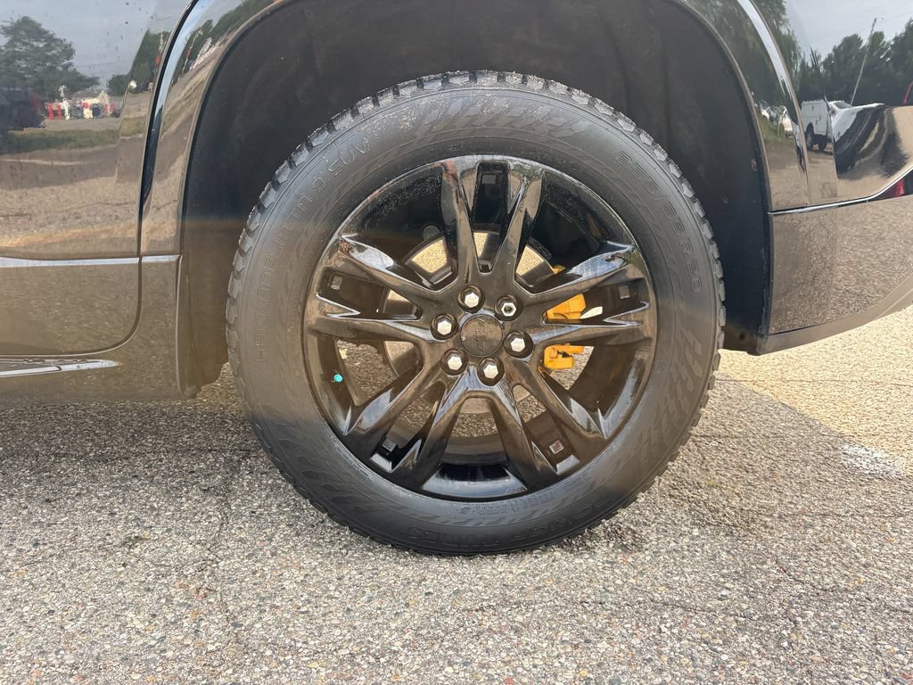 Used 2019 Chevrolet Traverse High Country w/ LPO, 'HIT The Road' Package AWD/4WD image 28