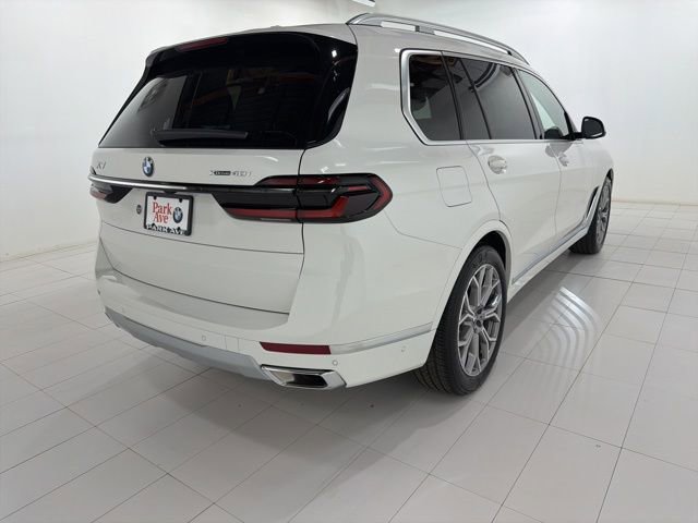 Used 2026 BMW X7 xDrive40i w/ Premium Package image 5