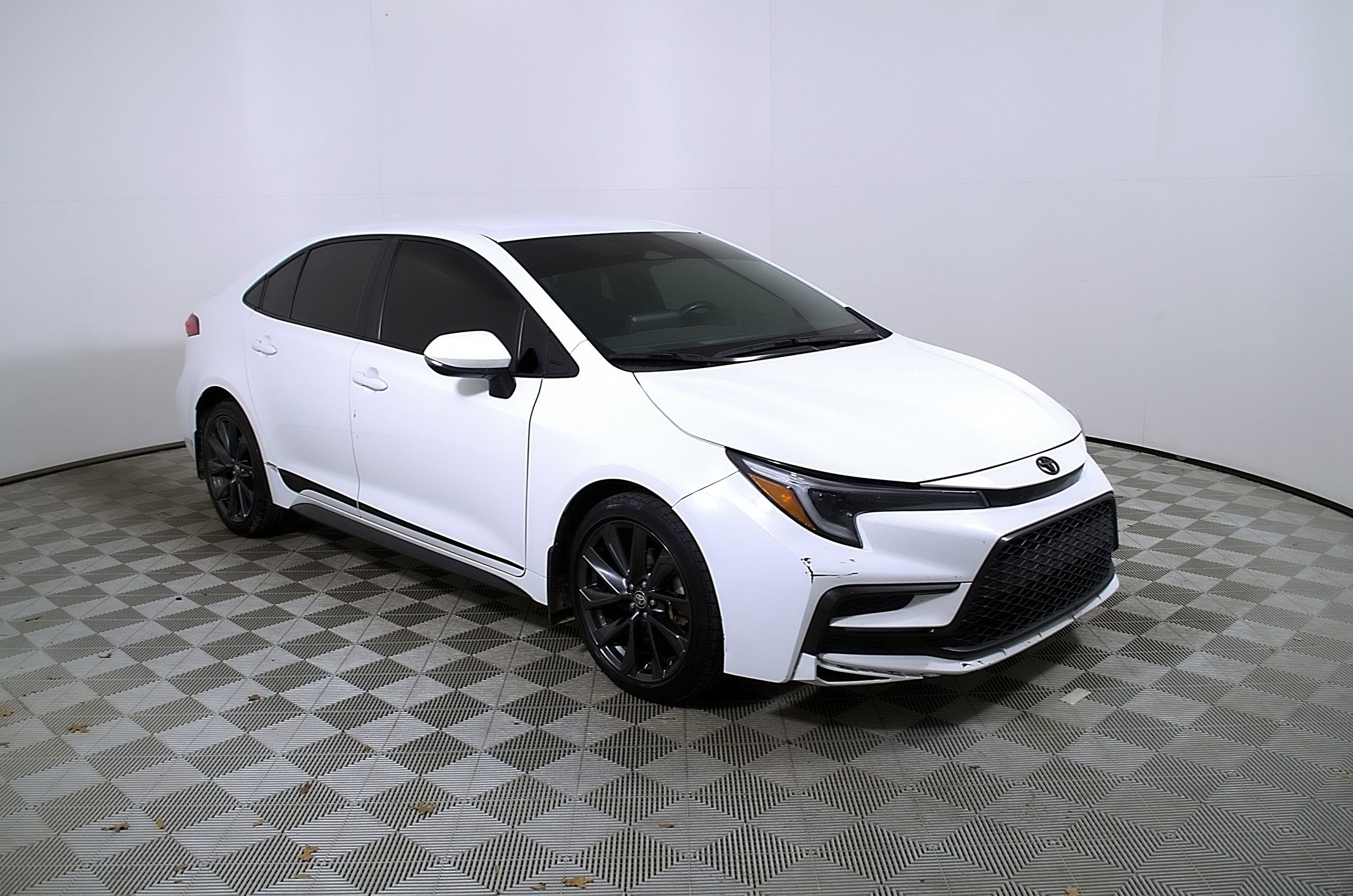 Used 2024 Toyota Corolla SE FWD image 6