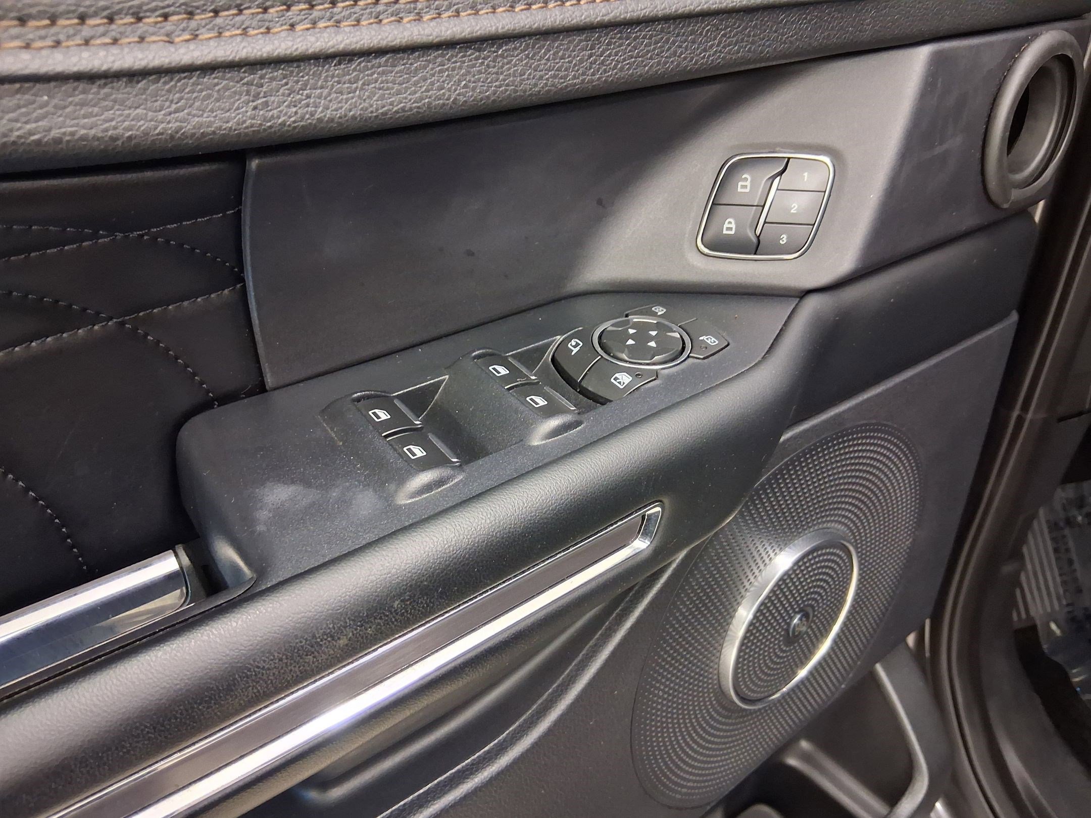 Used 2018 Ford Expedition Platinum AWD/4WD image 12