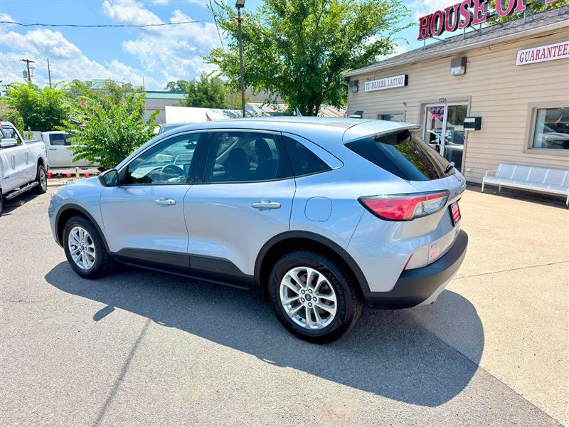 Used 2022 Ford Escape SE AWD/4WD image 2