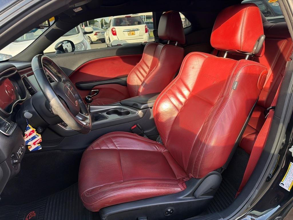 Used 2015 Dodge Challenger SRT Hellcat RWD image 12