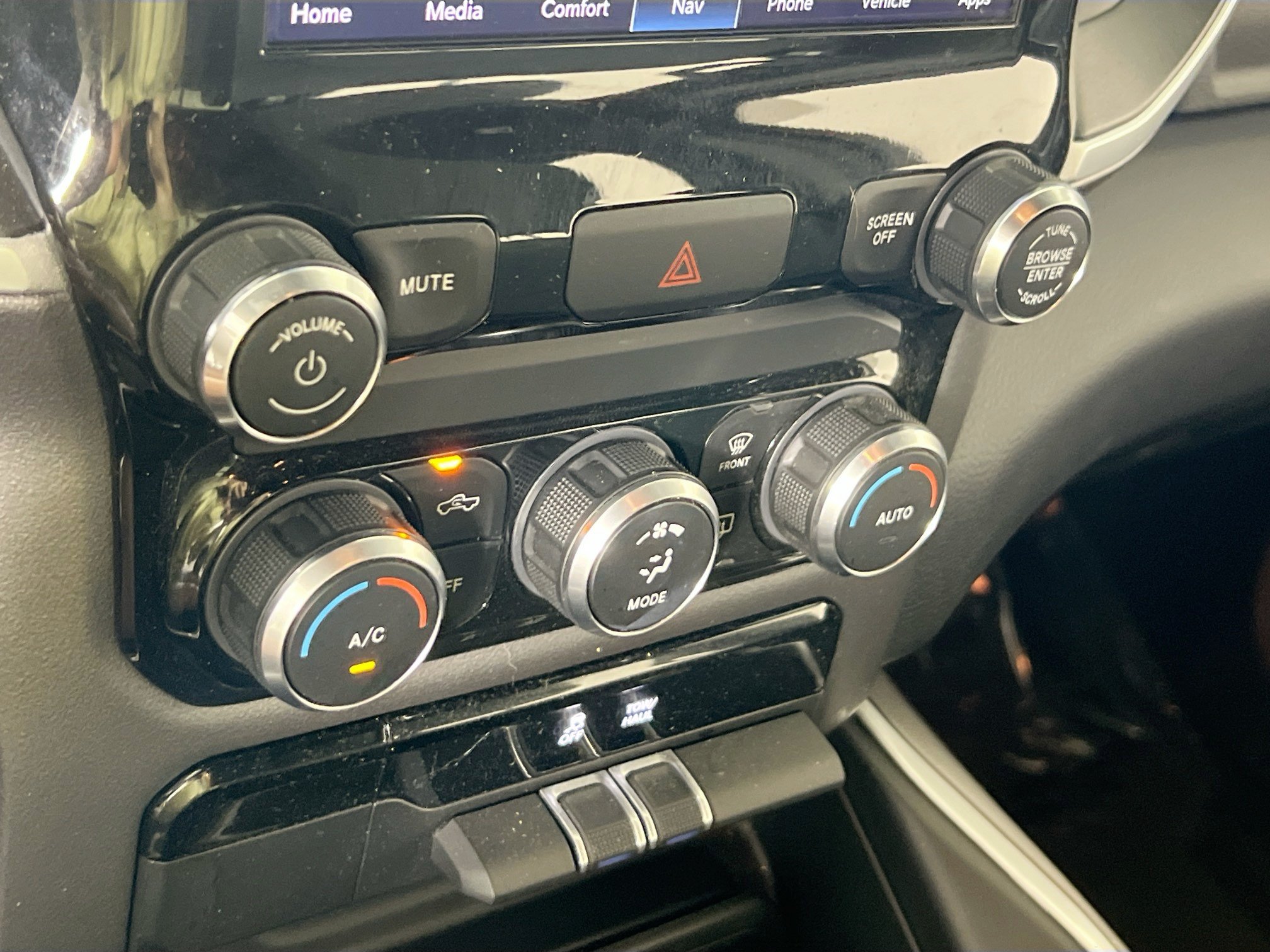 Used 2022 RAM 1500 Big Horn AWD/4WD image 16