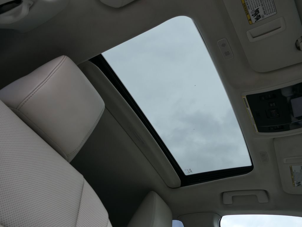 Used 2024 Lexus ES 300h w/ Premium Package FWD image 28