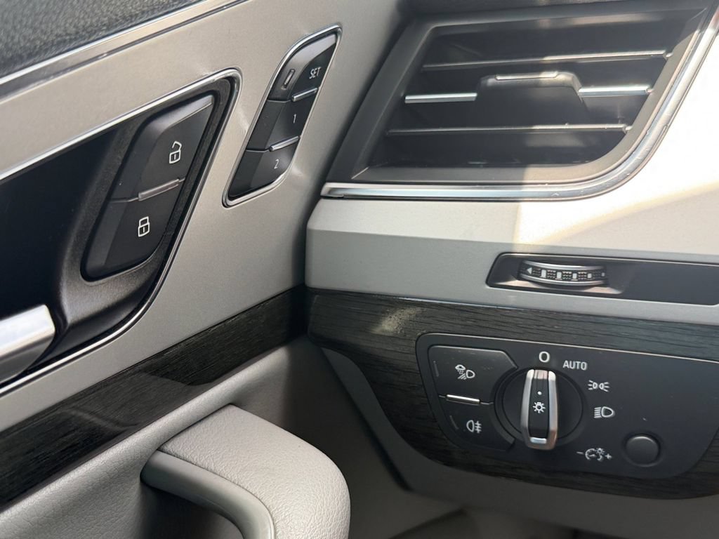 Used 2018 Audi Q7 2.0T Premium Plus w/ Premium Plus Package AWD/4WD image 23