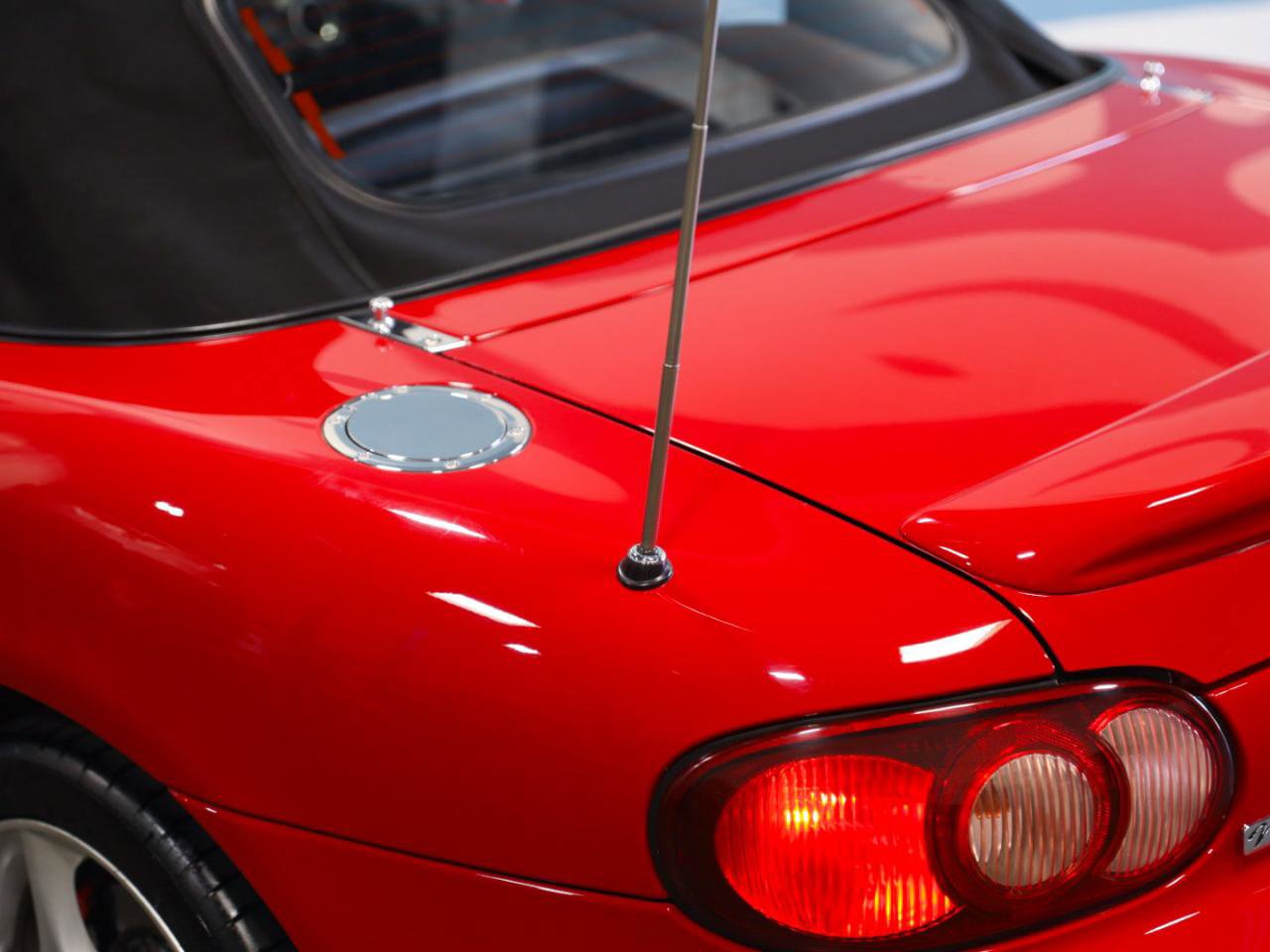 Used 2003 MAZDA MX-5 Miata RWD image 39