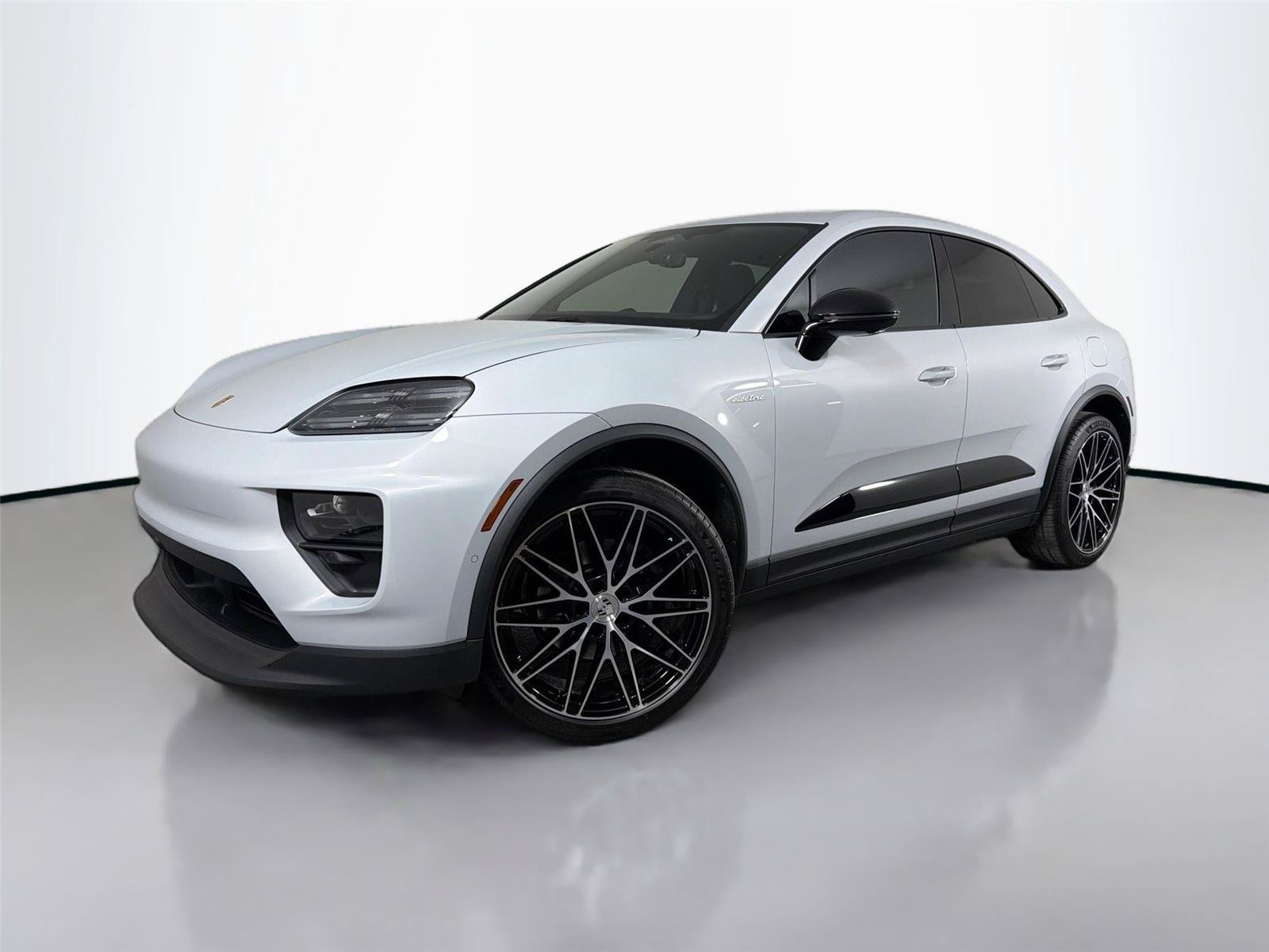 Certified 2026 Porsche Macan 4 Electric RWD image 1