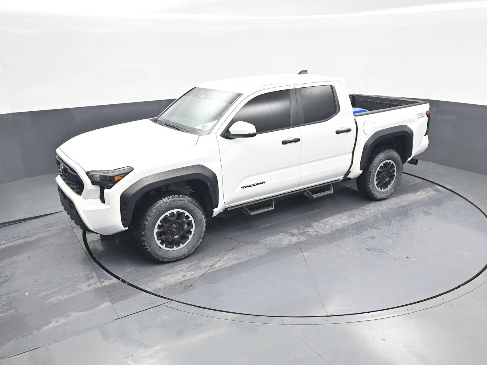 Used 2024 Toyota Tacoma TRD Off-Road w/ TRD Off Road Upgrade Package AWD/4WD image 3