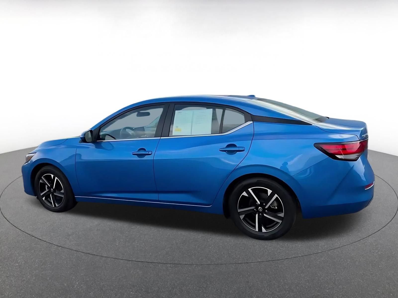 Used 2025 Nissan Sentra SV FWD image 8