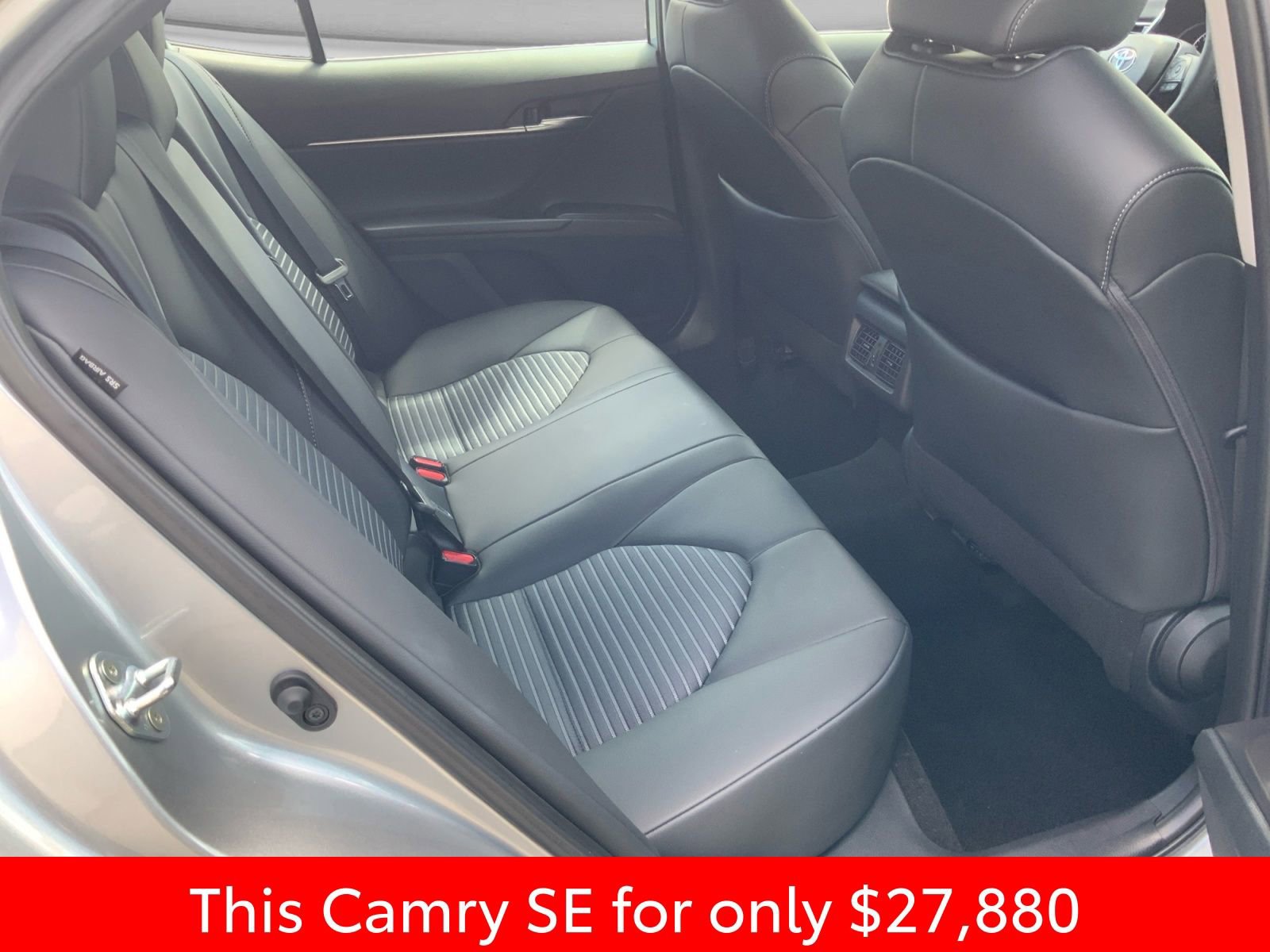 Used 2024 Toyota Camry SE w/ Cold Weather Package FWD image 39