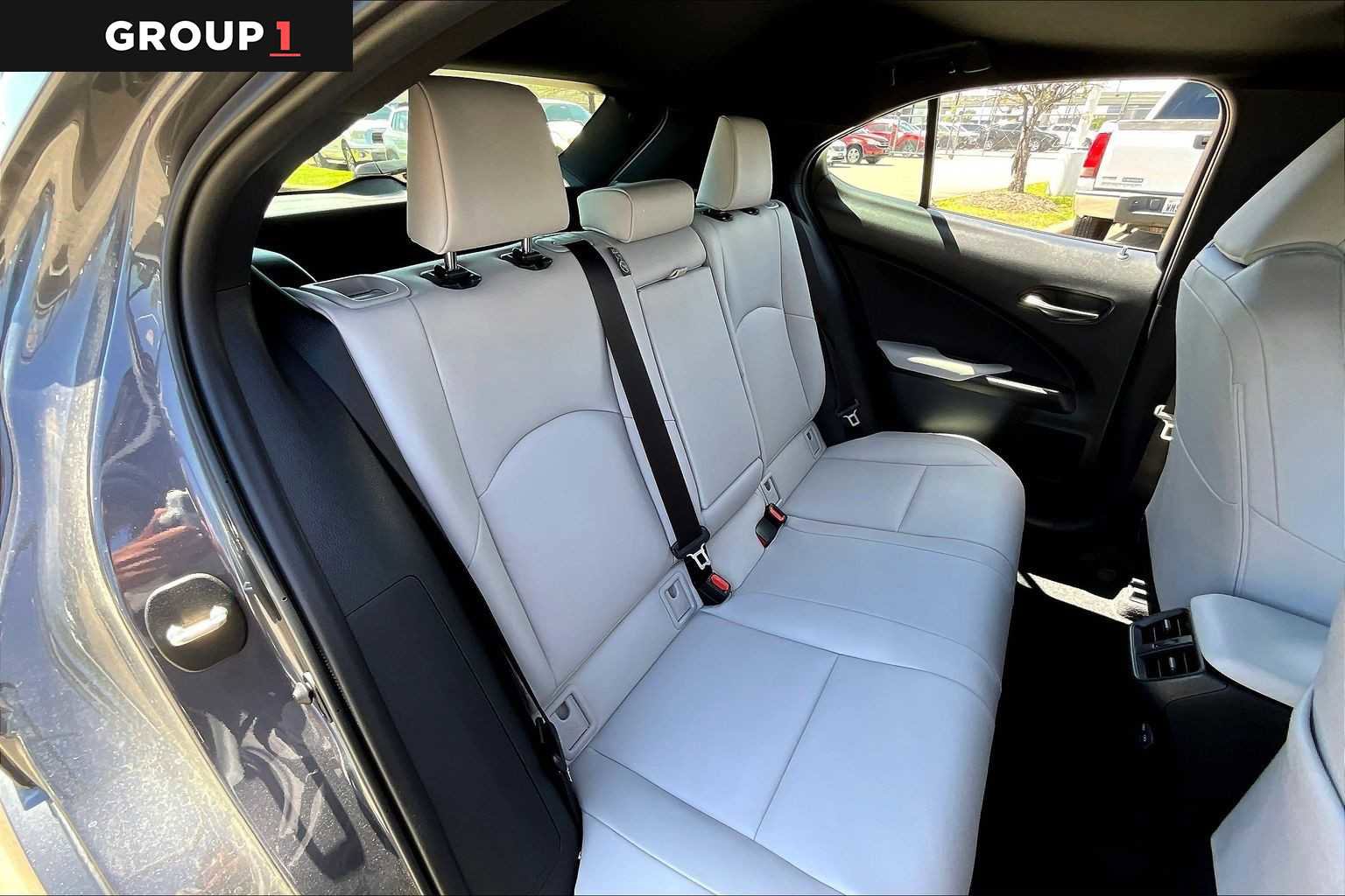 Certified 2025 Lexus UX 300h FWD w/ Accessory Package (Z1) image 17
