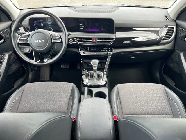 Certified 2025 Kia Seltos S FWD image 10