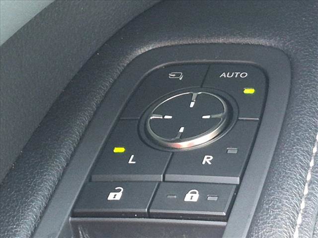 Used 2025 Lexus RX 350 Premium w/ Accessory Package (Z1) FWD image 17