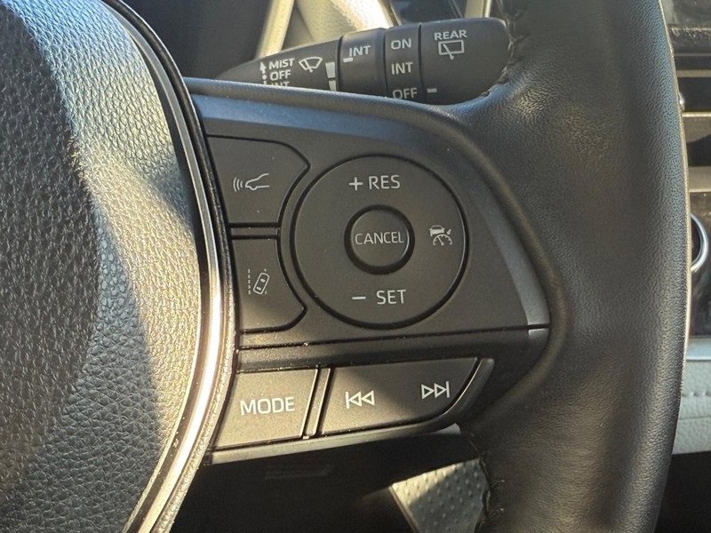 Used 2022 Toyota Corolla SE image 16