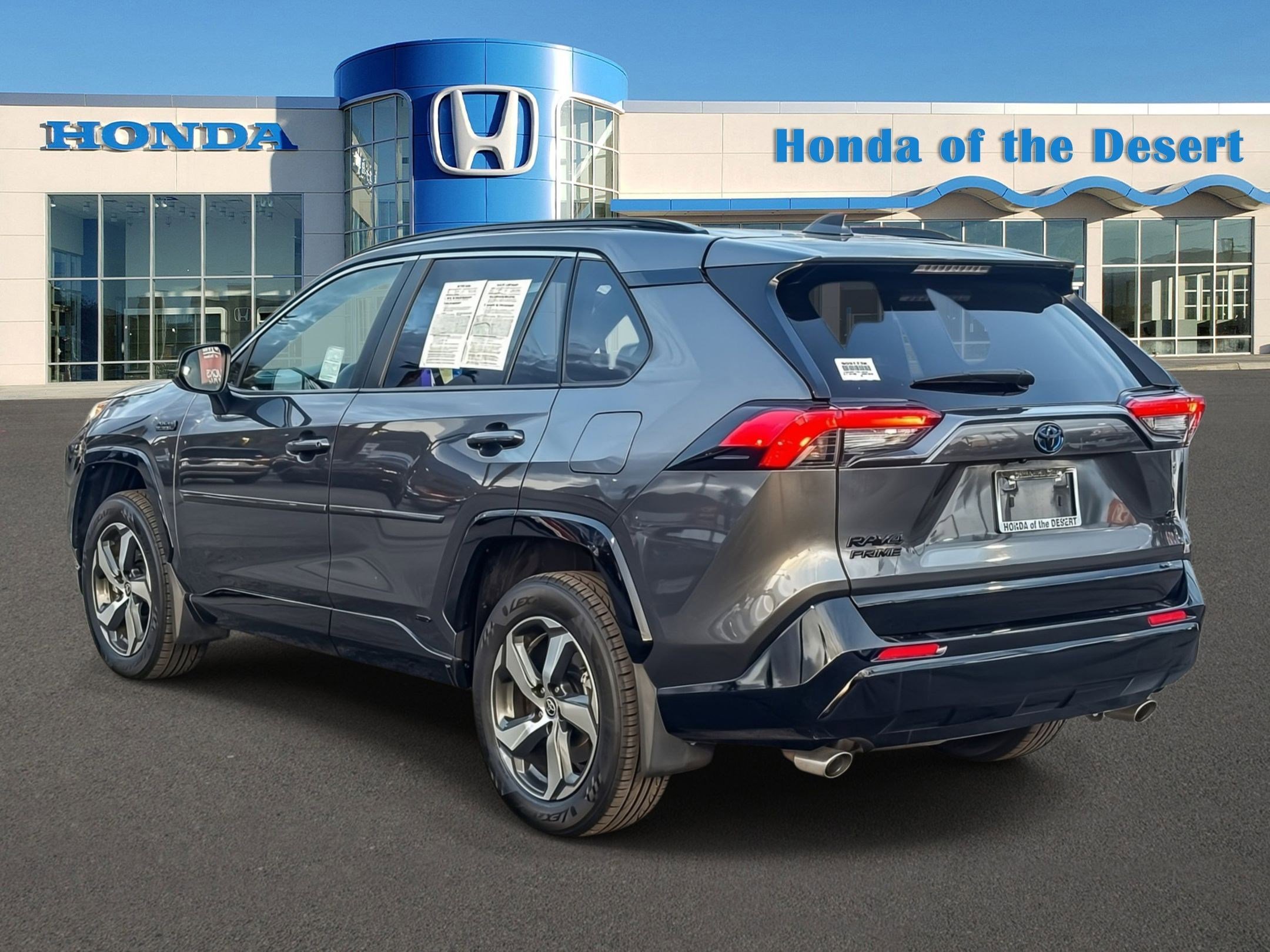 Used 2023 Toyota RAV4 SE w/ Weather & Moonroof Package image 5