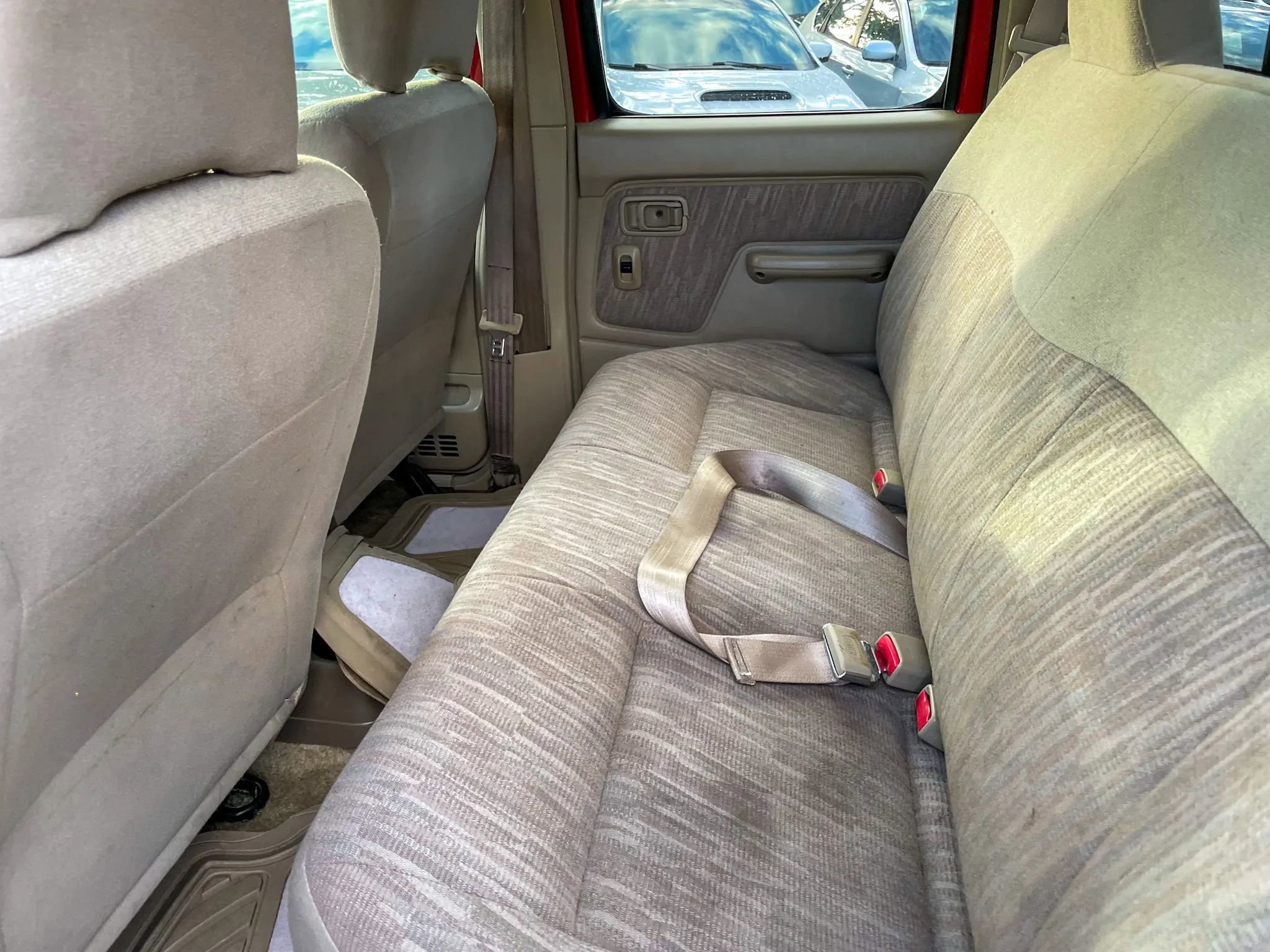 Used 2000 Nissan Frontier XE image 30