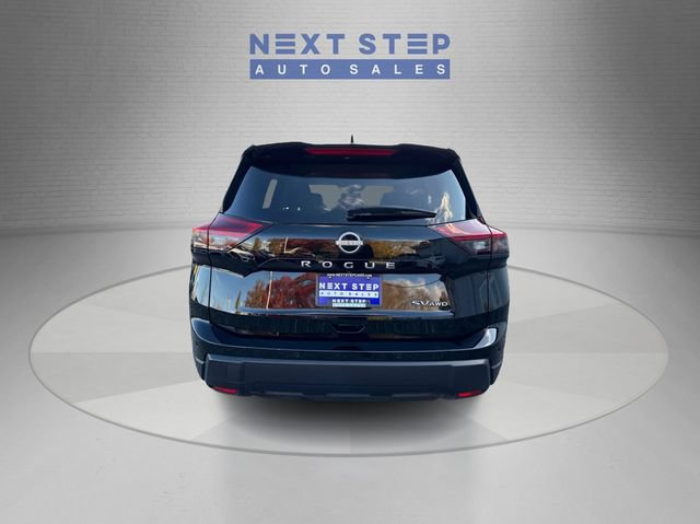 Used 2024 Nissan Rogue SV AWD/4WD image 7