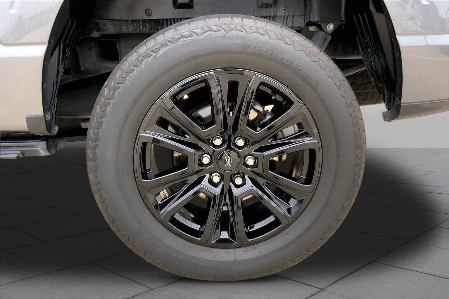 Used 2024 Ford F150 Platinum w/ FX4 Off-Road Package AWD/4WD image 11