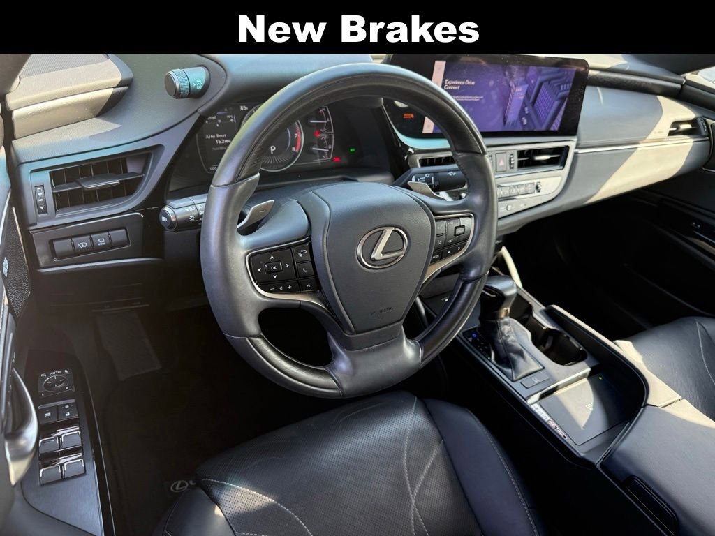 Certified 2023 Lexus ES 350 Ultra Luxury w/ Accessory Package (Z1) FWD image 3