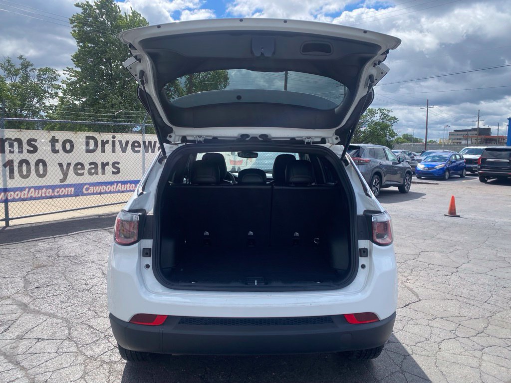 Used 2024 Jeep Compass Latitude AWD/4WD image 4