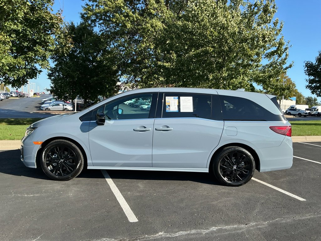 Used 2025 Honda Odyssey Sport-L image 10