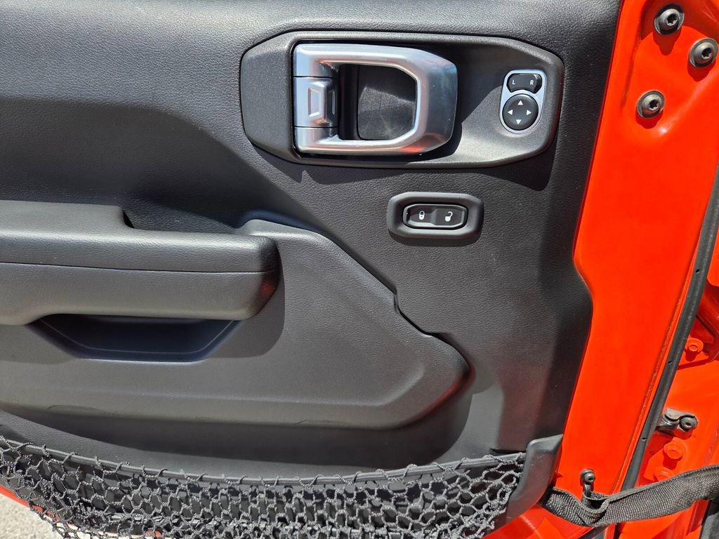 Used 2018 Jeep Wrangler Unlimited Sport S AWD/4WD image 19