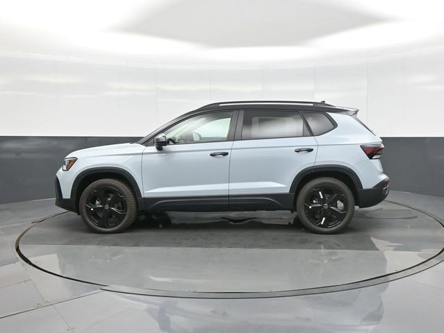 New 2026 Volkswagen Taos SE image 4