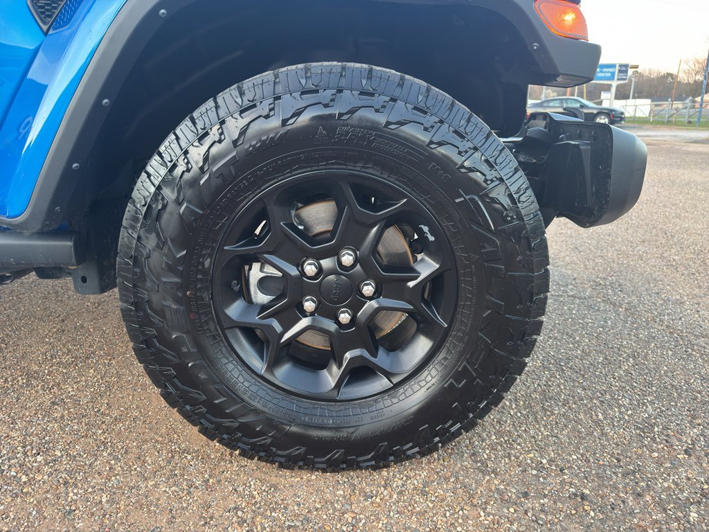 Used 2023 Jeep Gladiator Willys image 12