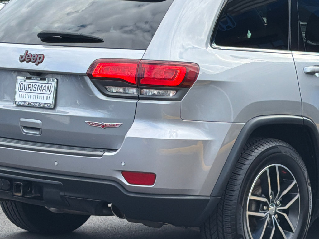 Used 2018 Jeep Grand Cherokee Trailhawk AWD/4WD image 7