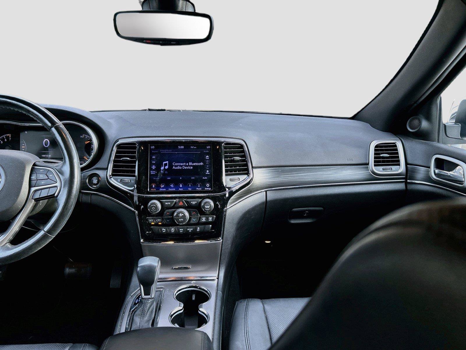 Used 2020 Jeep Grand Cherokee Limited w/ Luxury Group II RWD image 19