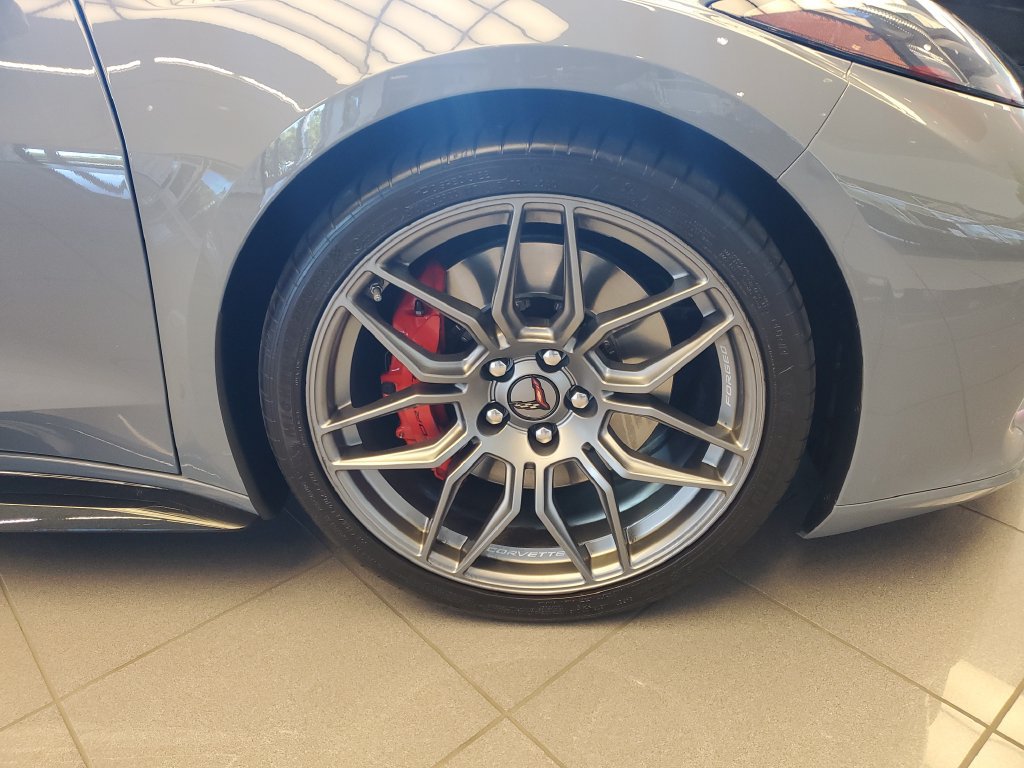 Used 2024 Chevrolet Corvette Z06 RWD image 5