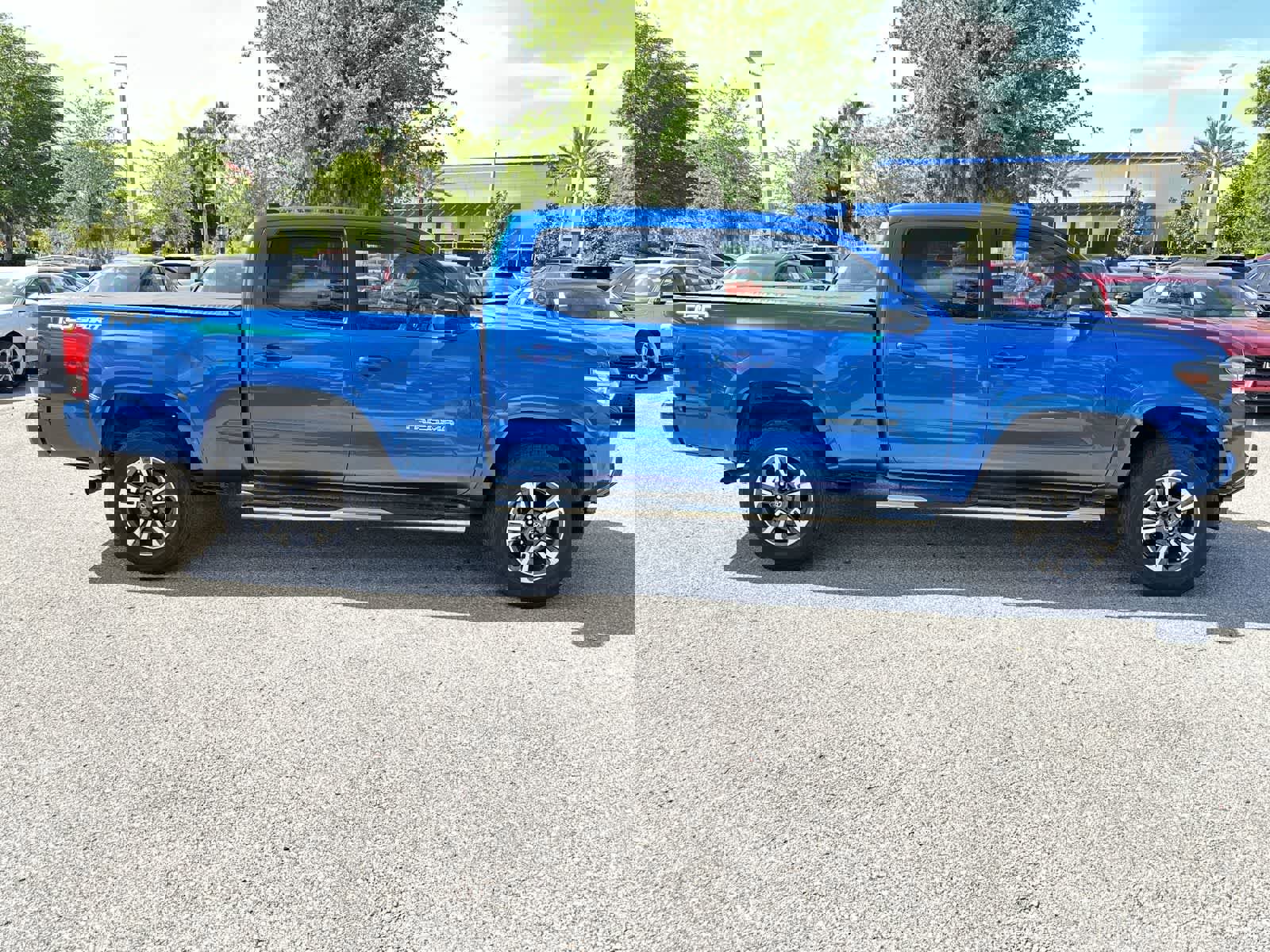 Used 2017 Toyota Tacoma TRD Sport w/ Tow Package image 7