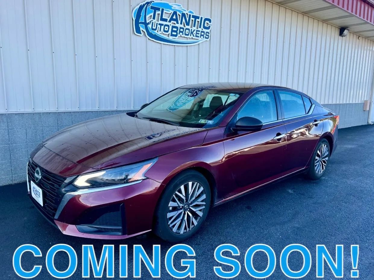Used 2024 Nissan Altima 2.5 SV image 1