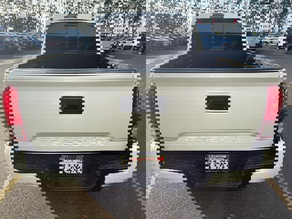 Used 2020 Toyota Tacoma SR image 4