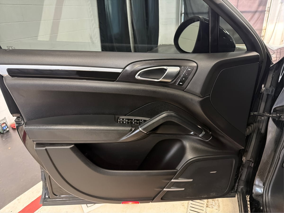 Used 2012 Porsche Cayenne AWD/4WD image 24