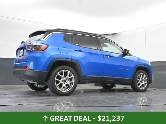 Used 2025 Jeep Compass Limited AWD/4WD image 47
