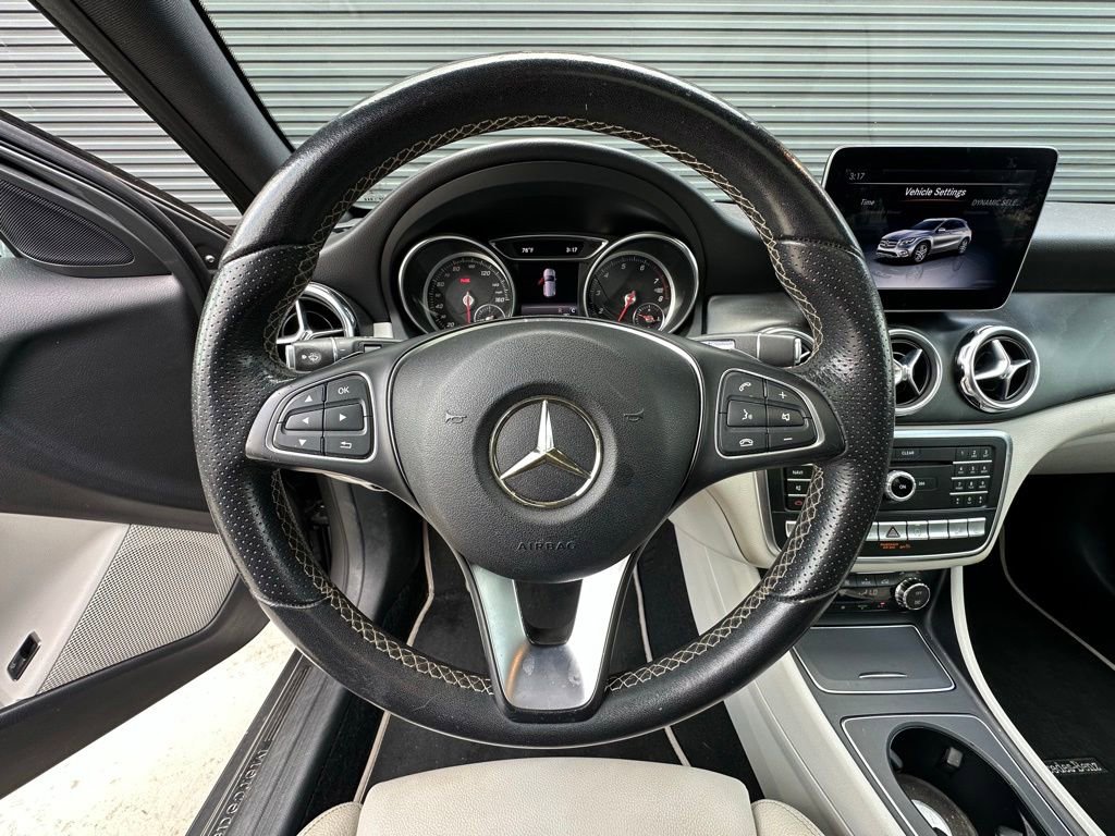 Used 2018 Mercedes-Benz GLA 250 4MATIC image 16