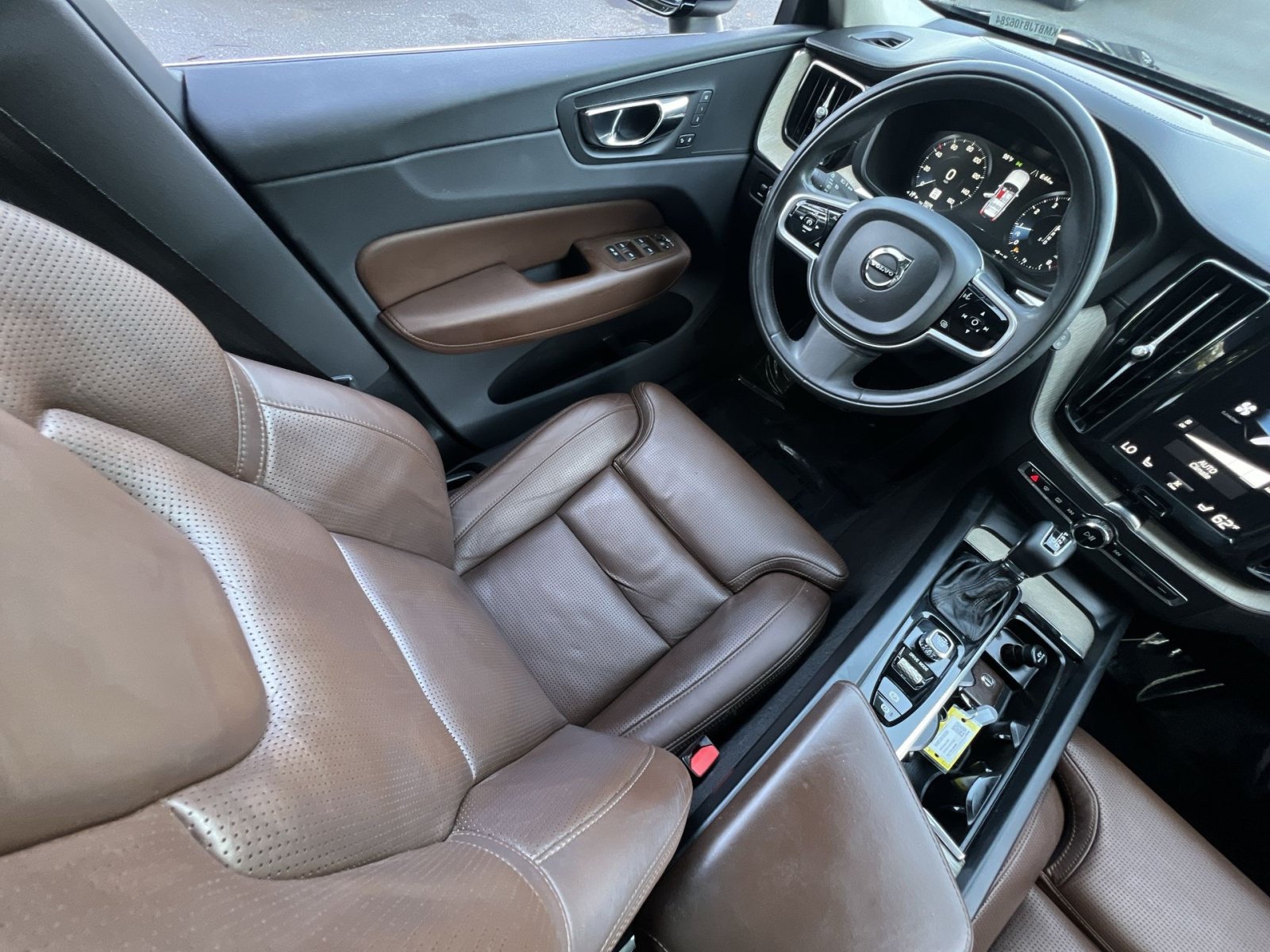 Used 2018 Volvo XC60 T5 Inscription w/ Luxury Seat Package AWD/4WD image 16