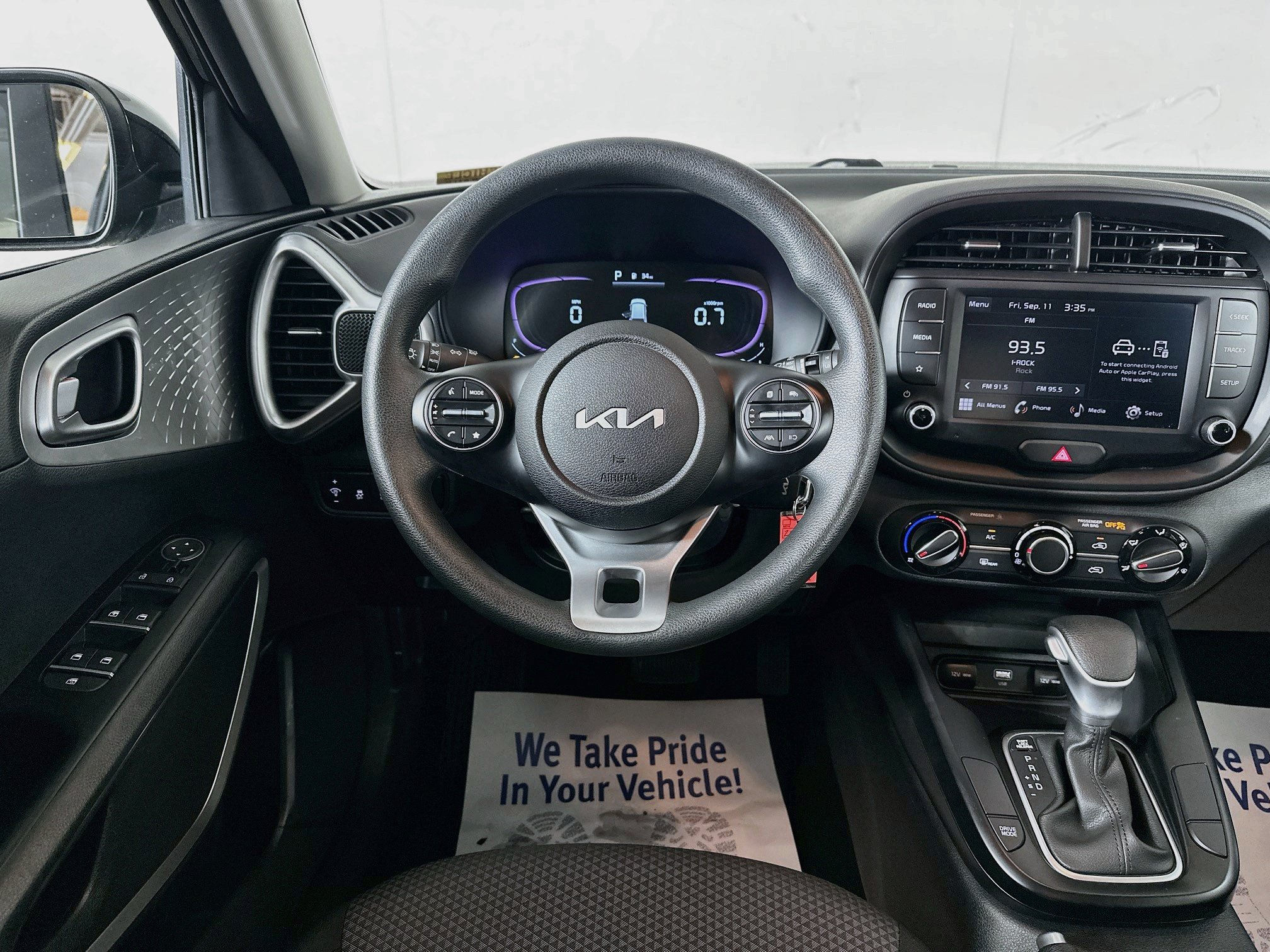 Certified 2025 Kia Soul LX w/ LX Technology Package FWD image 20