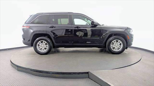Used 2024 Jeep Grand Cherokee Laredo RWD image 9