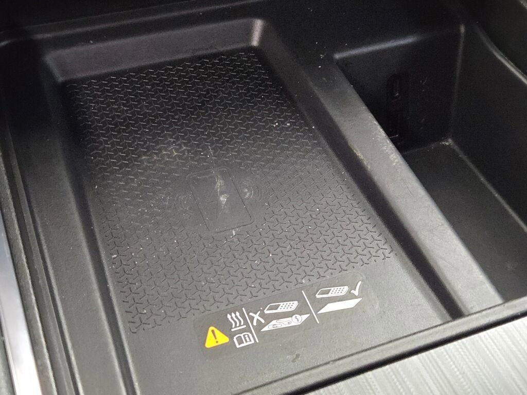 Used 2024 GMC Acadia AT4 image 34