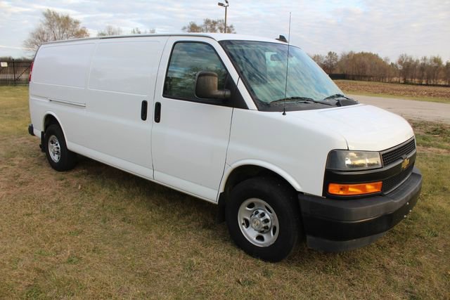 Used 2020 Chevrolet Express 3500 Extended w/ Driver Convenience Package RWD image 9