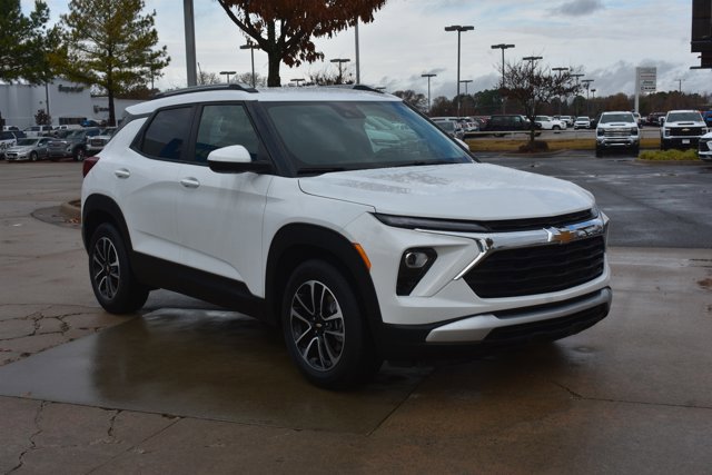 Used 2025 Chevrolet TrailBlazer LT image 3