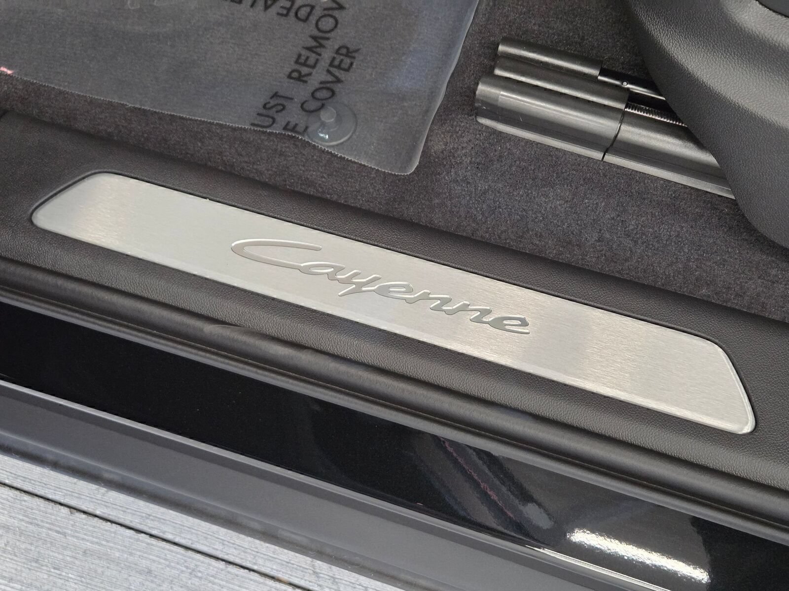 Certified 2026 Porsche Cayenne AWD/4WD image 17