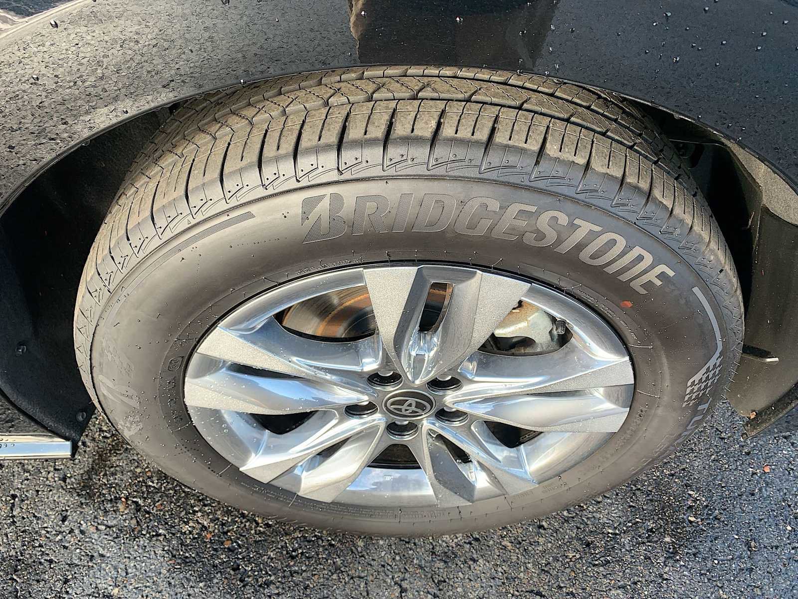 Used 2024 Toyota Sienna Limited image 33