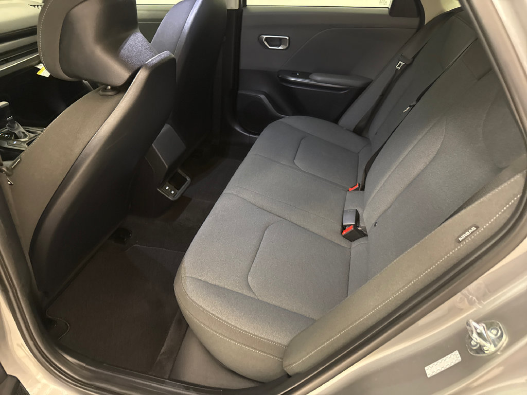 Used 2025 Kia K4 FWD image 17