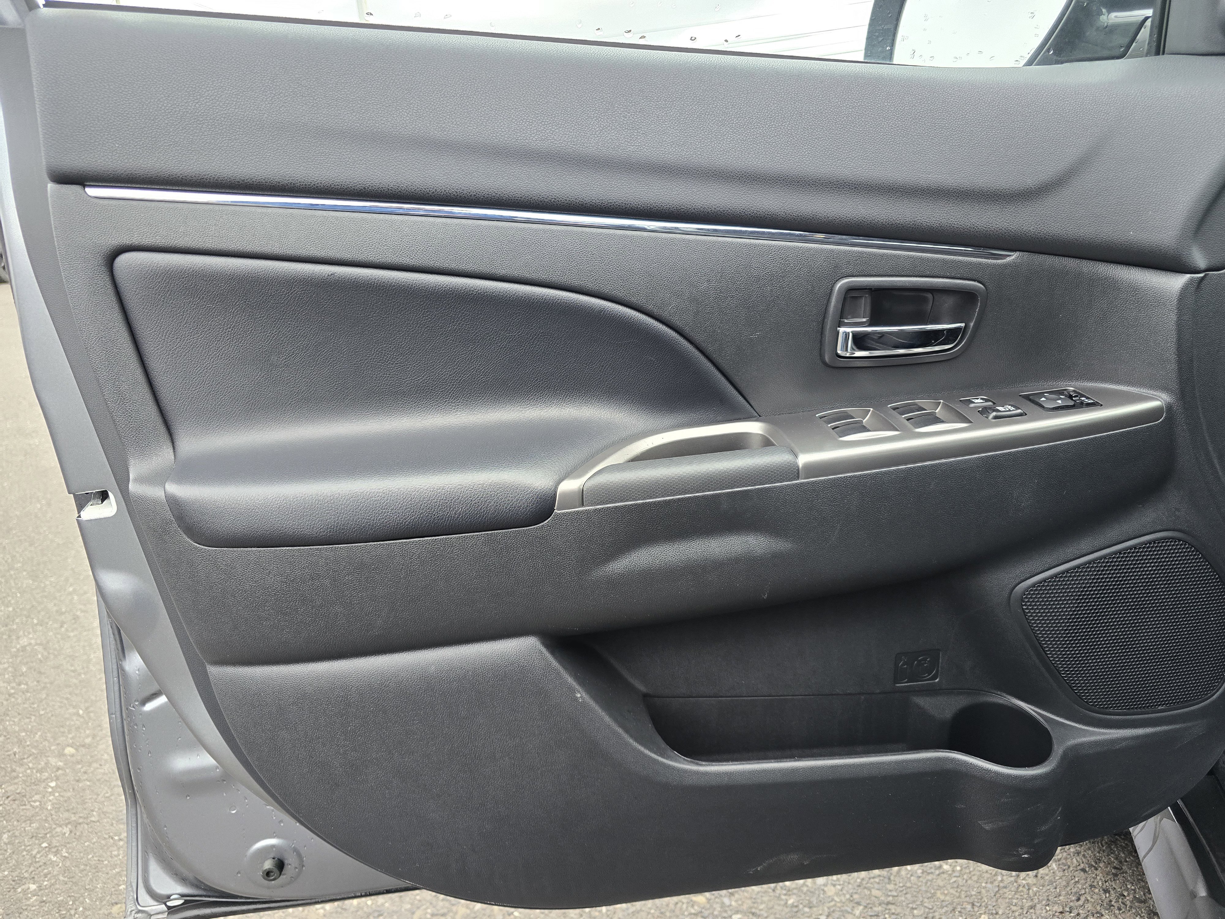 Used 2025 Mitsubishi Outlander Sport SE image 14