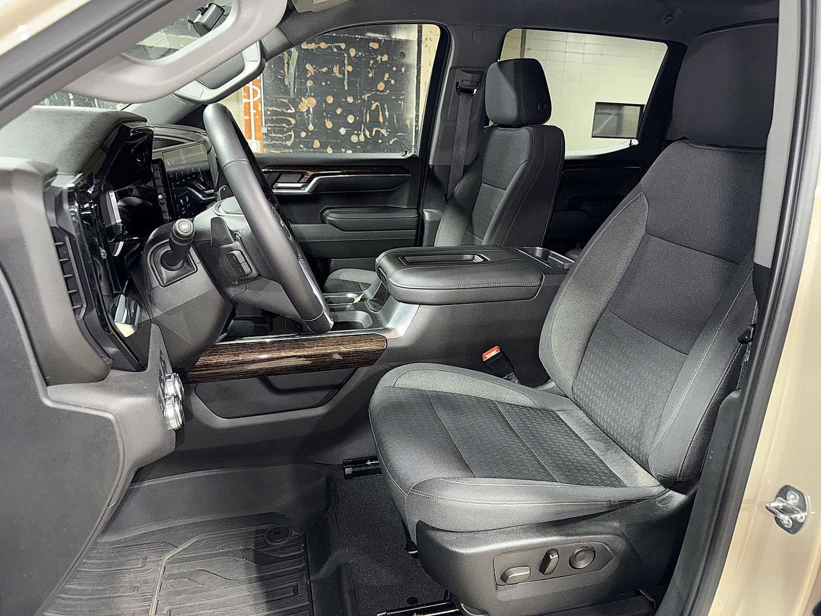 Used 2022 GMC Sierra 1500 Elevation w/ Preferred Package image 15