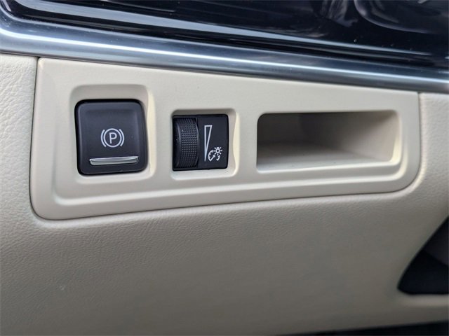 Used 2025 Cadillac XT6 Premium Luxury image 15