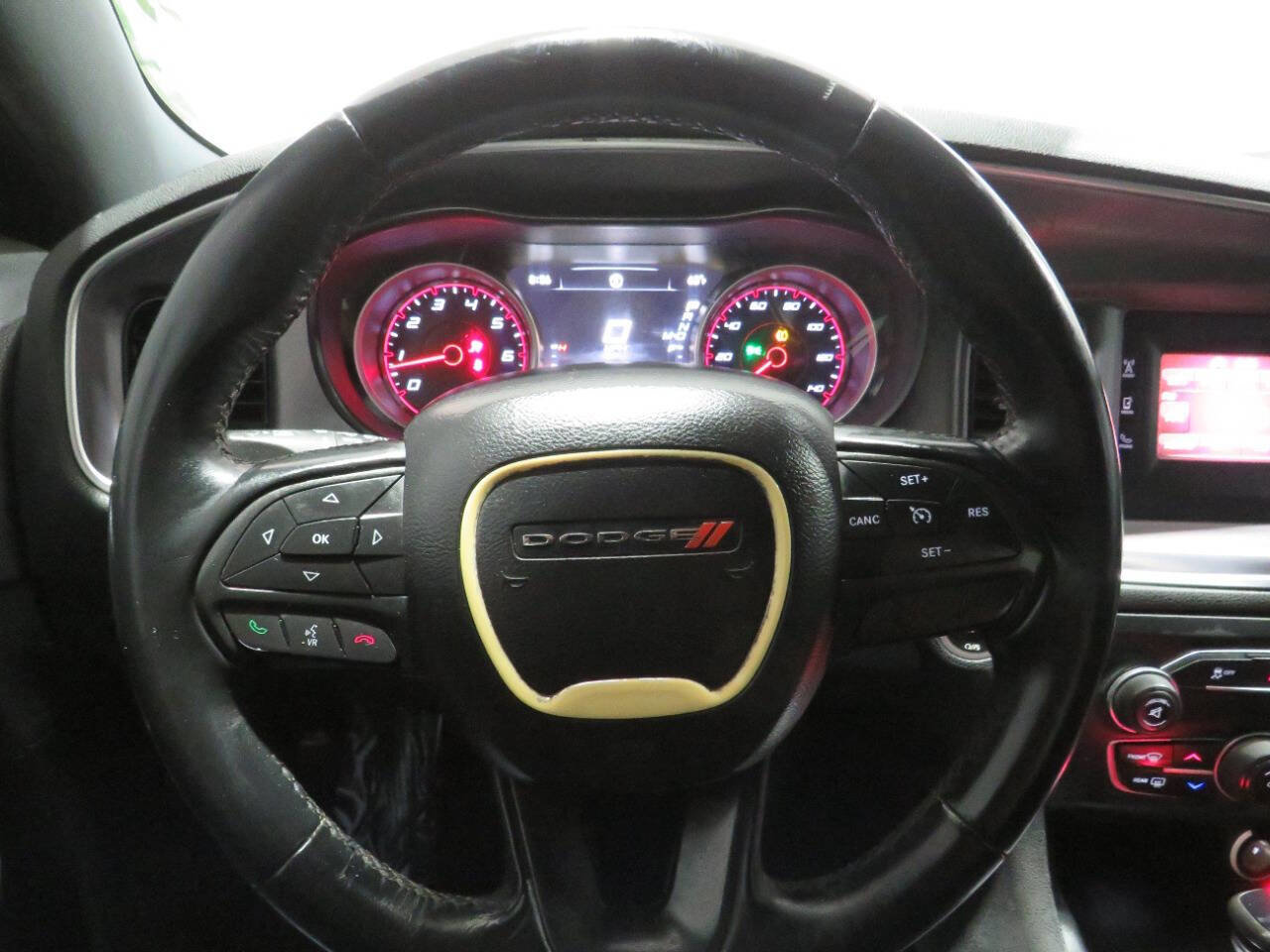 Used 2017 Dodge Charger SE image 13